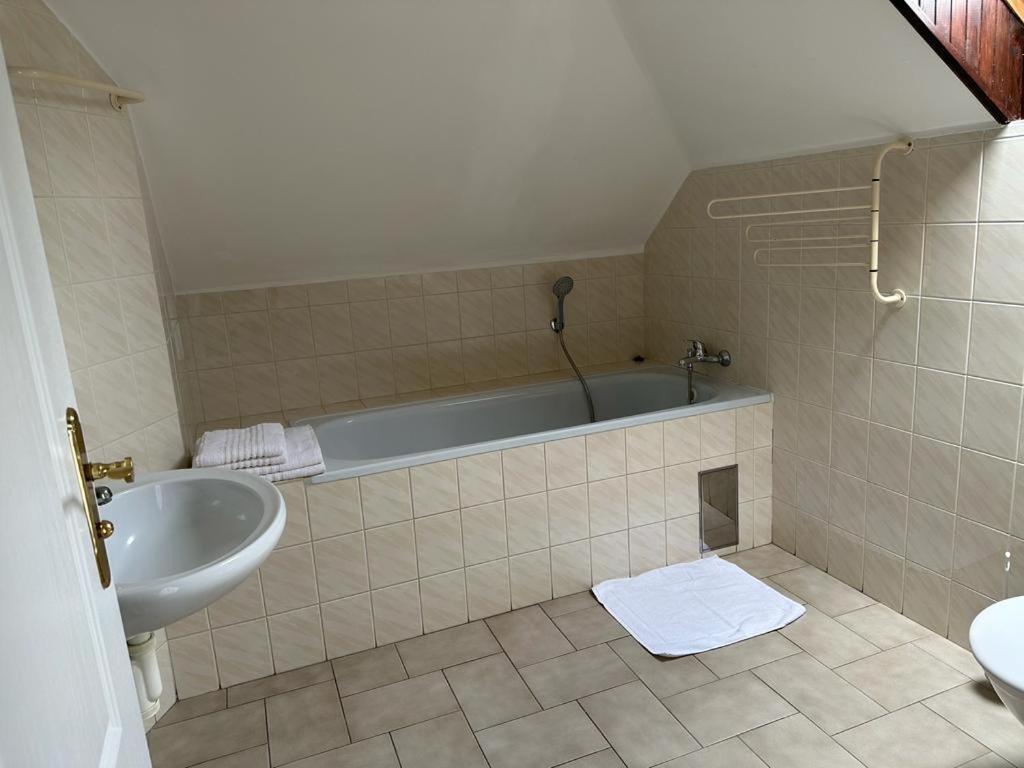 Lesni Hotel Perslak Nová Bystřice المظهر الخارجي الصورة
